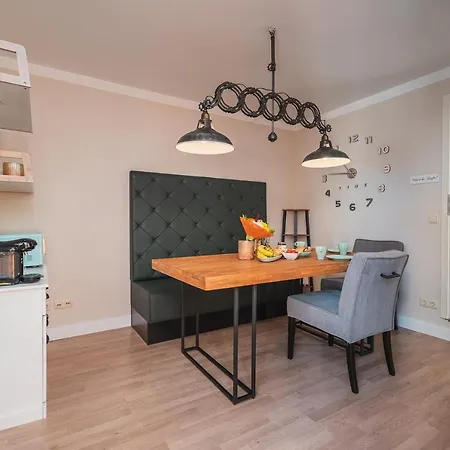 Handtuchhaus - Wohnen Im Schmalsten Haus - Mittendrin Vakantiehuis Heringsdorf (Usedom)