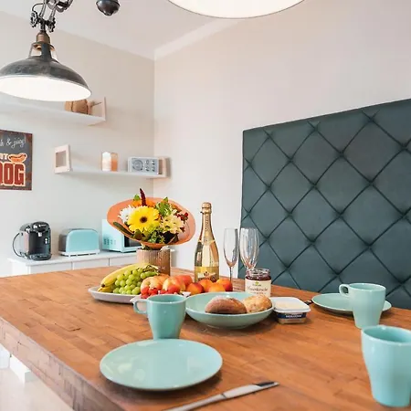 Handtuchhaus - Wohnen Im Schmalsten Haus - Mittendrin Hébergement de vacances