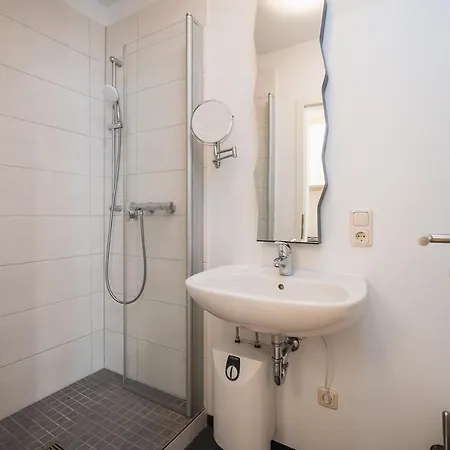 Ferienhaus Handtuchhaus - Wohnen Im Schmalsten Haus - Mittendrin Ostseebad Heringsdorf